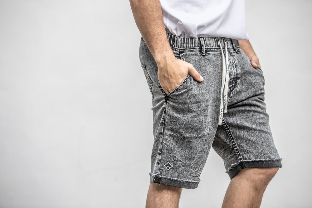 ESSENTIAL - STRETCH SHORTS - LIGHT GREY