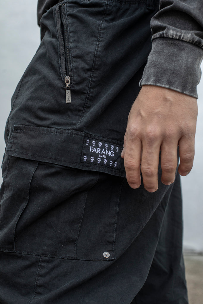 ESSENTIAL - CARGO PANTS - BLACK