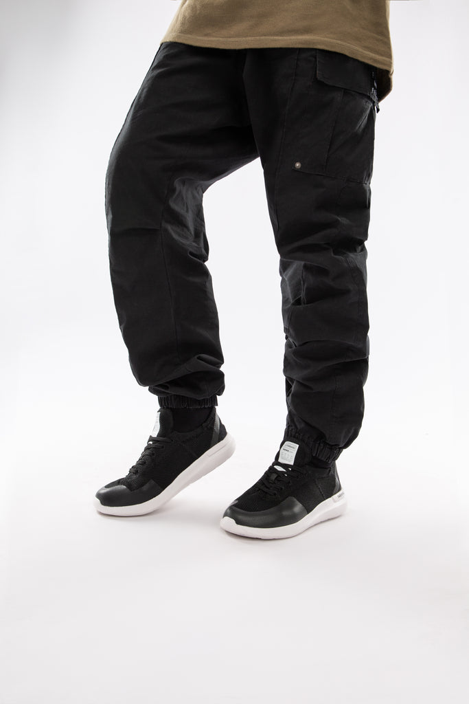 ESSENTIAL - CARGO PANTS - BLACK