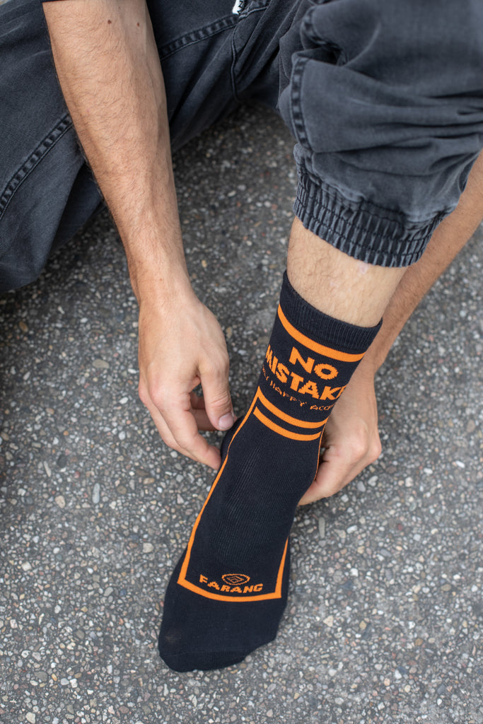 NO MISTAKES - SOCKS - BLACK/TANGERINE