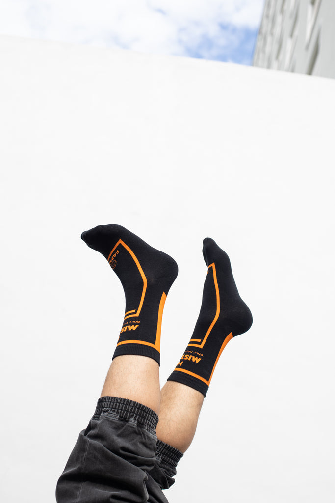 NO MISTAKES - SOCKS - BLACK/TANGERINE