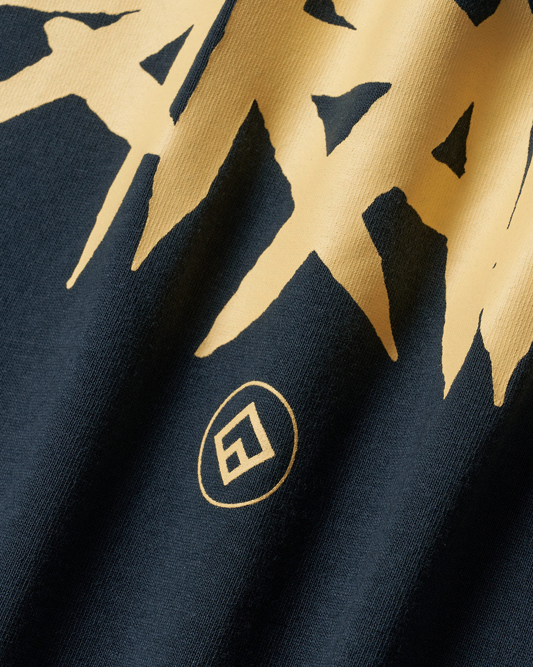 BRUSH TEE