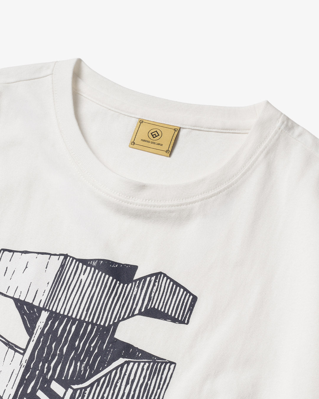 T-SHIRT EN ÉQUILIBRE