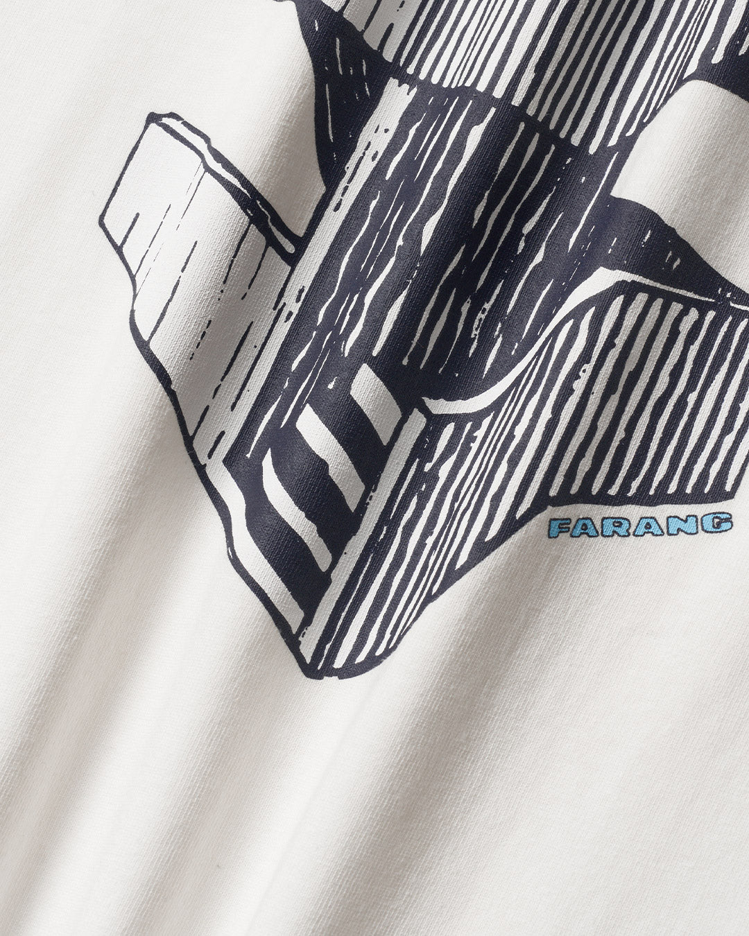 T-SHIRT EN ÉQUILIBRE