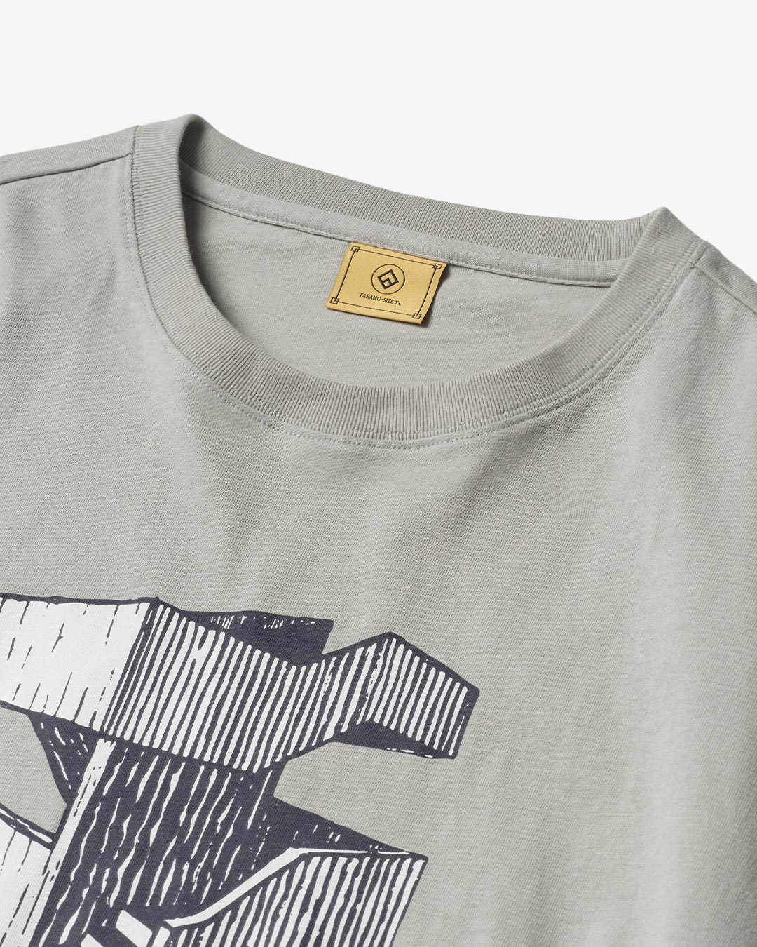T-SHIRT EN ÉQUILIBRE