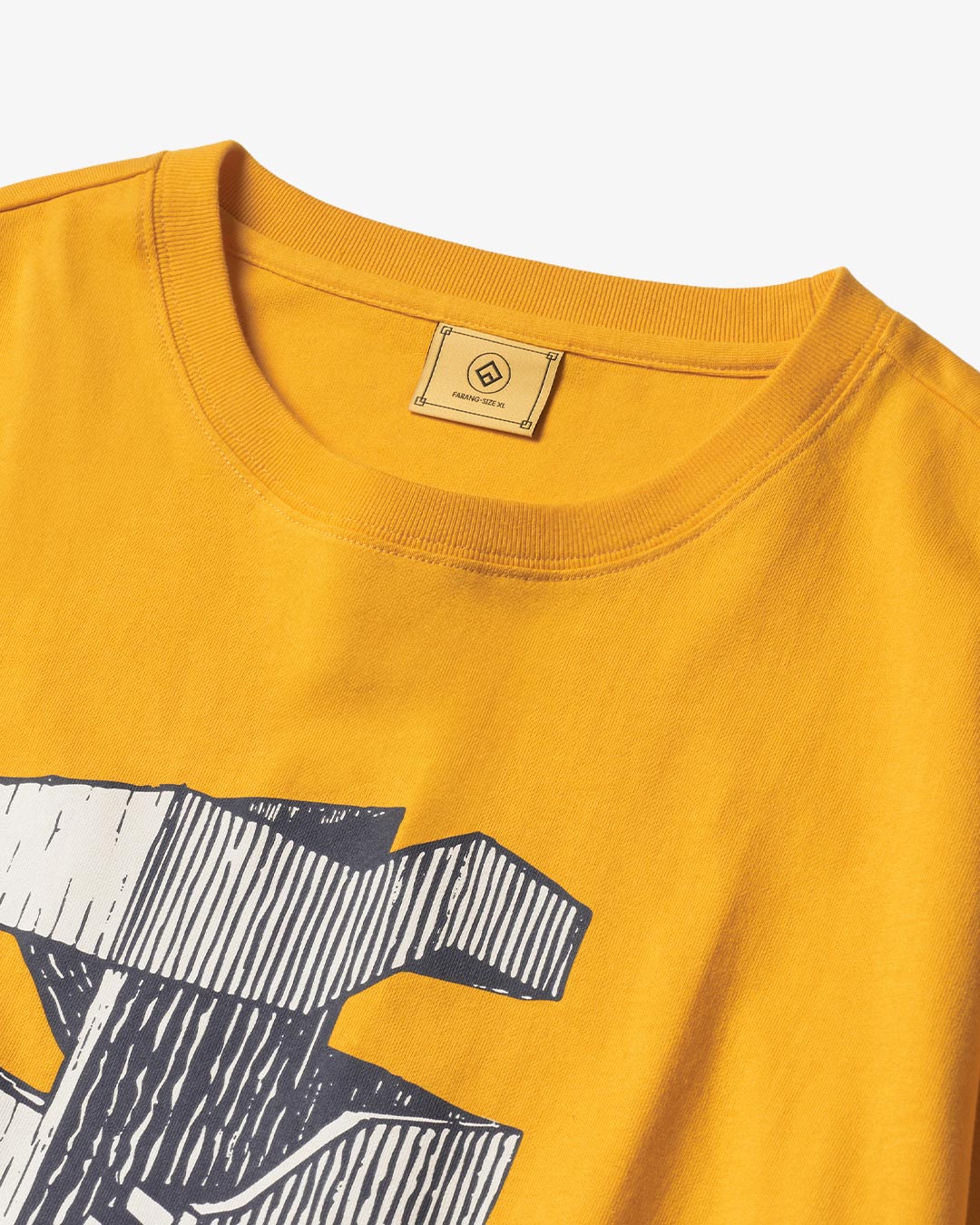 T-SHIRT EN ÉQUILIBRE
