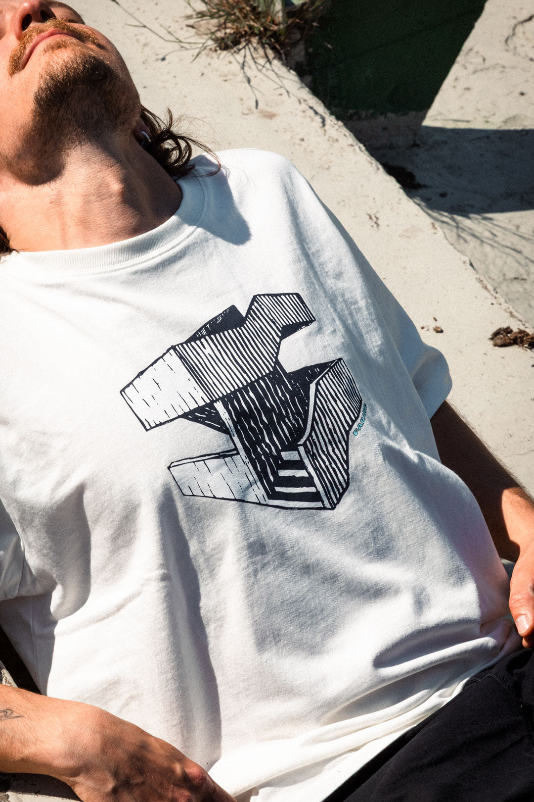 T-SHIRT EN ÉQUILIBRE