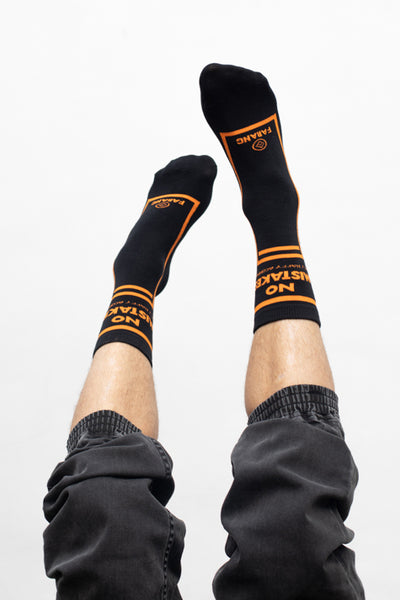 NO MISTAKES - SOCKS - BLACK/TANGERINE